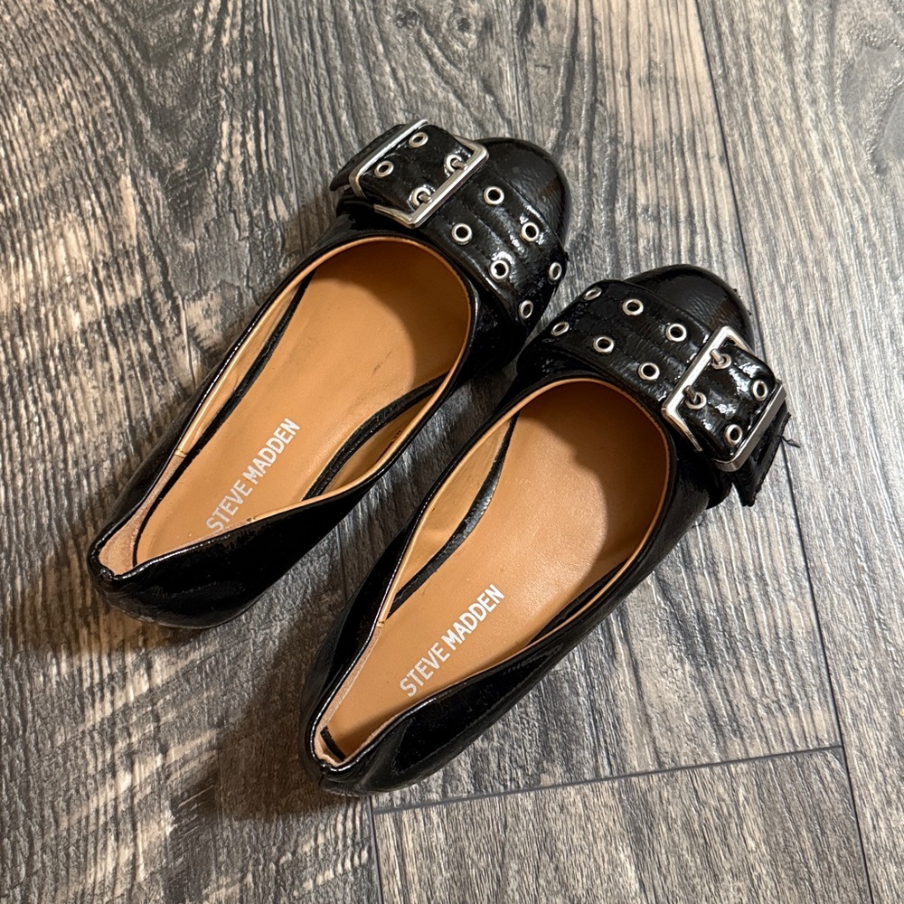 Steve Madden black patent leather girls flat shoes size 13